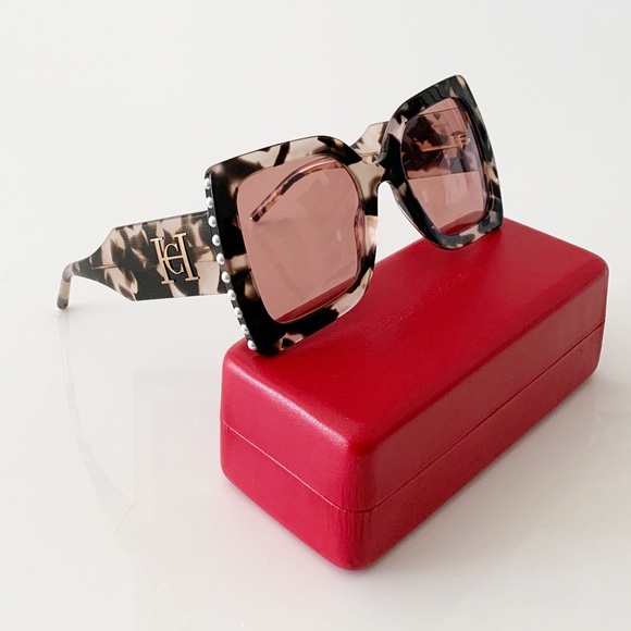 Carolina Herrera Sunglasses, New - Picture 6 of 10